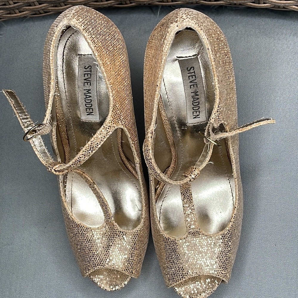 STEVE MADDEN High heeled platform pumps | Size 9